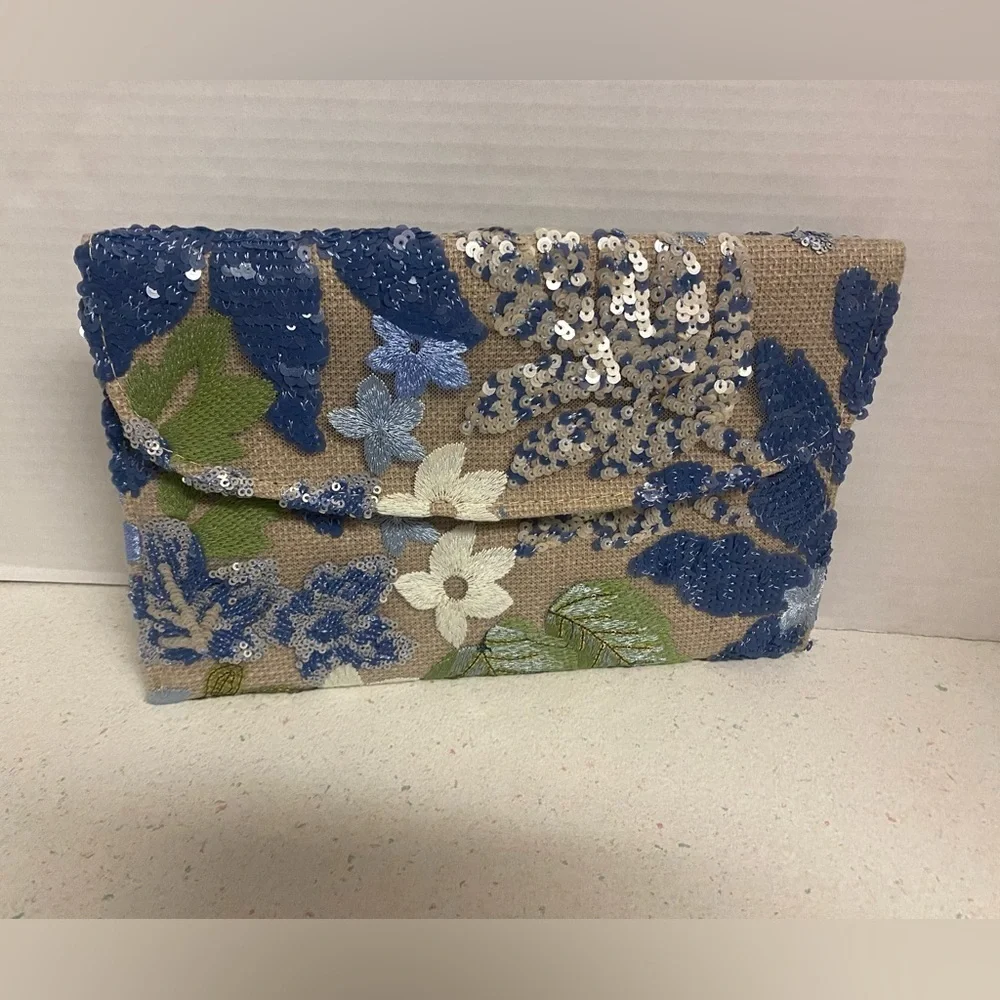Floral Sequin Envelope Lightweight Straw Clutch